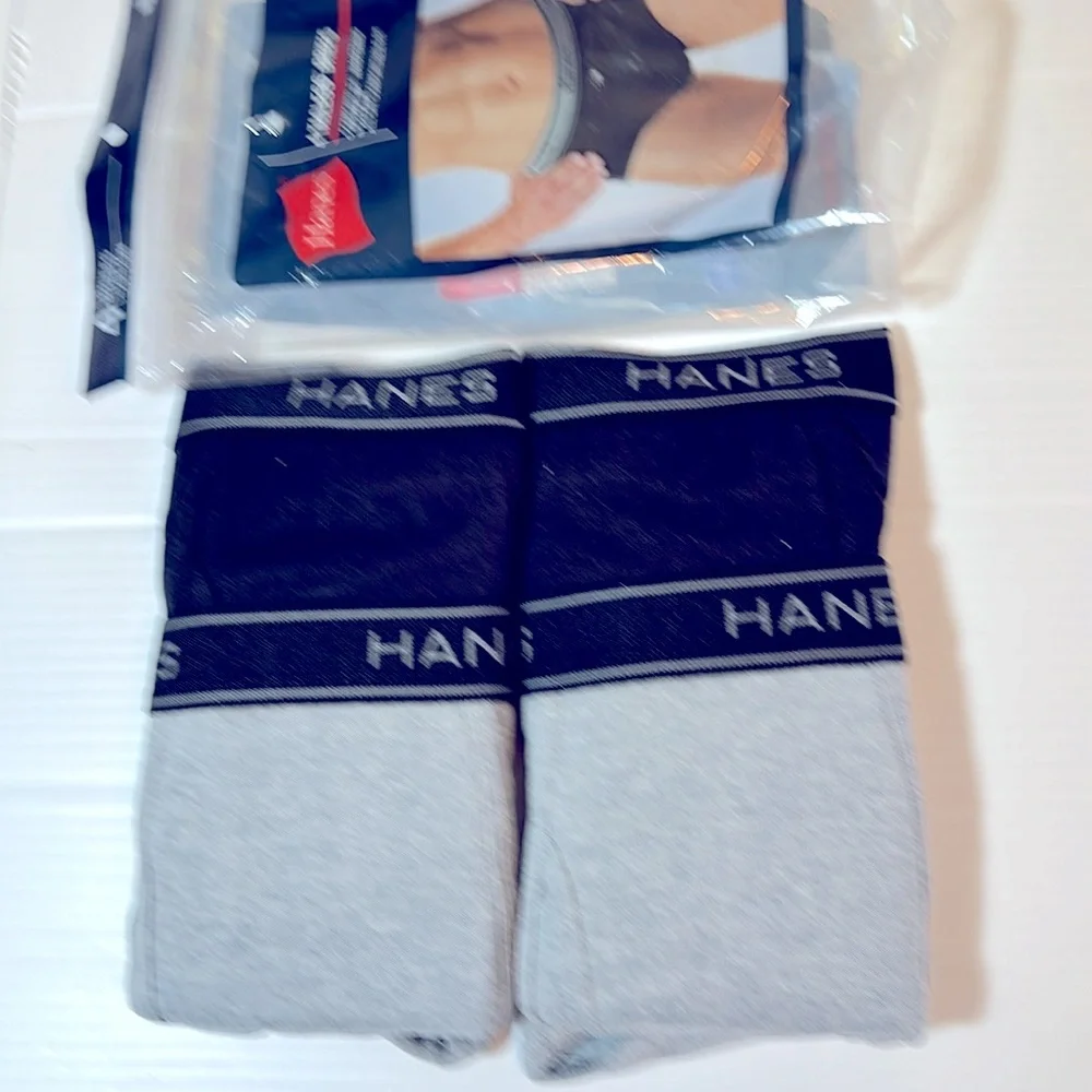 NWT Hanes 4-Pack Briefs LG - Picture 2 of 8